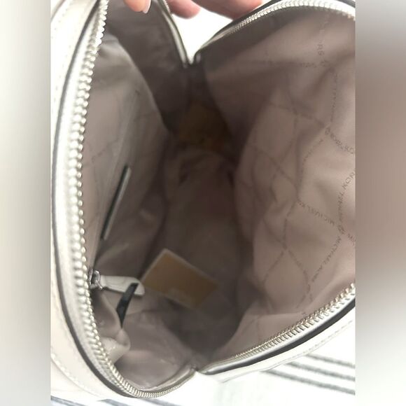 Michael Kors Shelia Quilted White Backpack – Luxe Designer Statement NWT - Picture 7 of 9